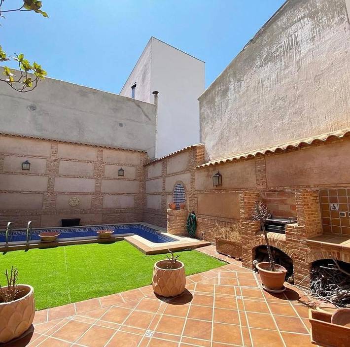 Casa de vacaciones para 10 personas, con balcón además de piscina y vistas - 1