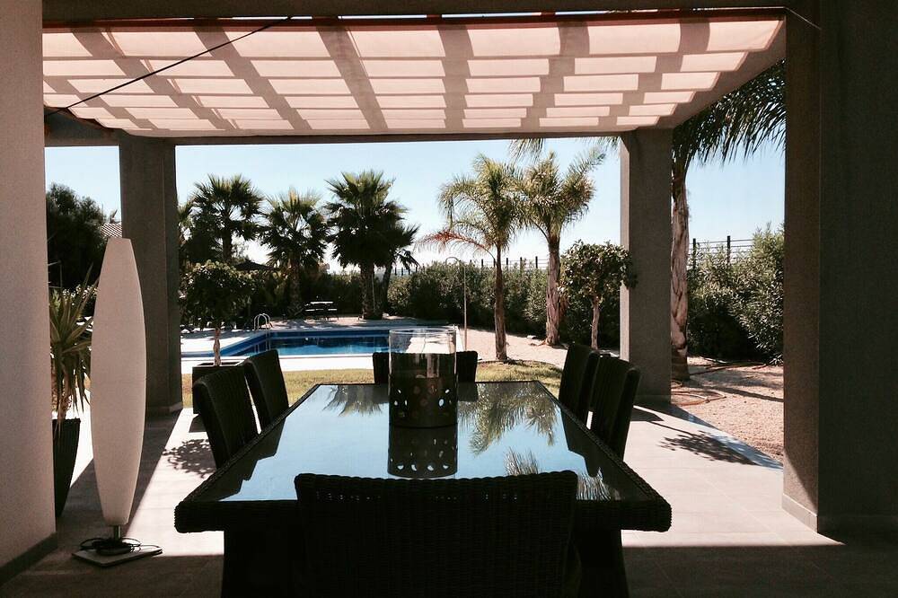 Villa in the countryside for 8 people with private pool near the sea in Elche, Costa Blanca