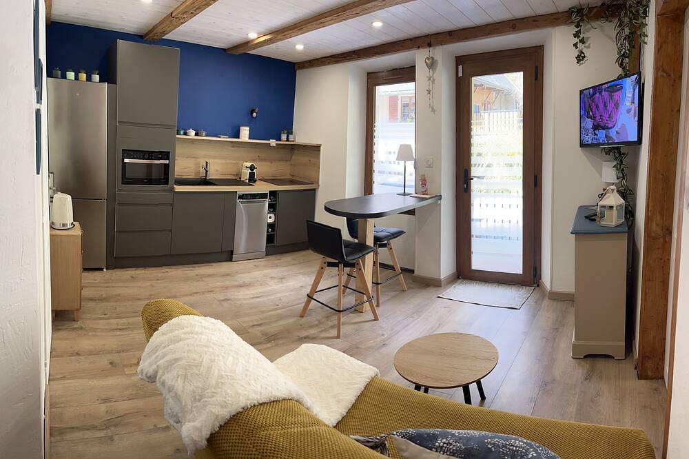 Ganze Wohnung, Charming, quiet 30 m 2 apartment with private terrace in Lathuile, Parc naturel régional du Massif des Bauges
