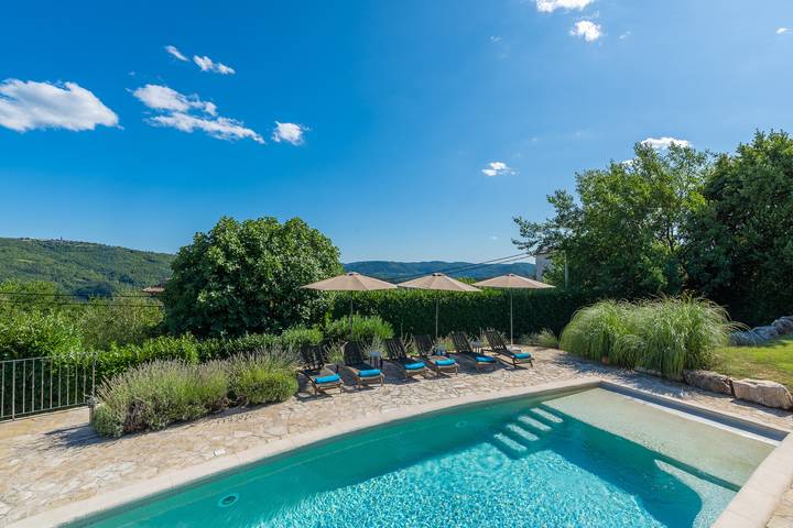 Location de vacances pour 8 personnes, avec piscine à Buzet - 4