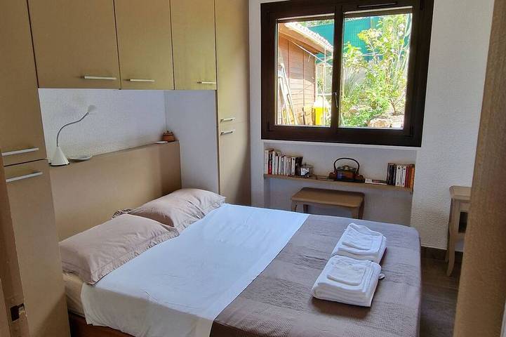 Location de vacances pour 8 personnes, avec terrasse et jardin dans Plage d'Agosta - 2