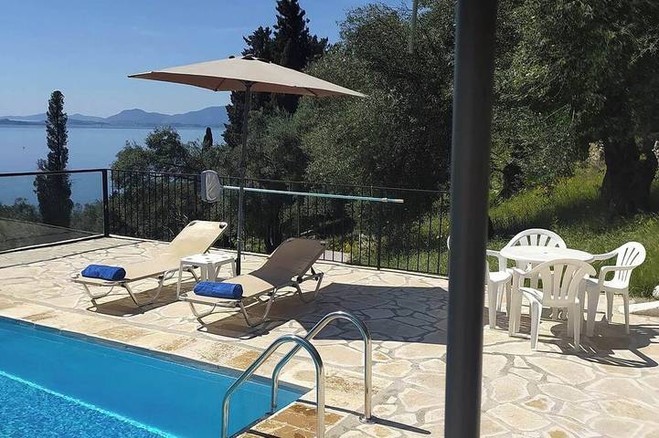 Holiday rental for 5 people, with garden in Corfu