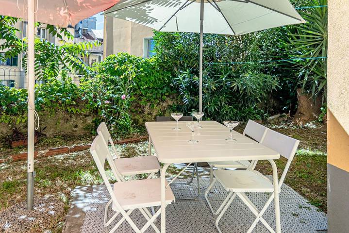 Appartamento intero, [Center Refuge] Free Parking • Garden • Cruises in Savona (Città), Savona