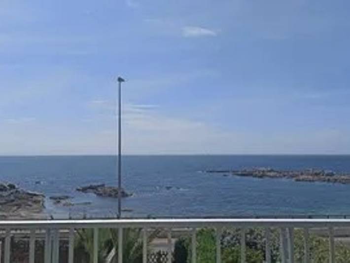Gîte pour 4 personnes, avec balcon dans Plage de Port-Lin - 2