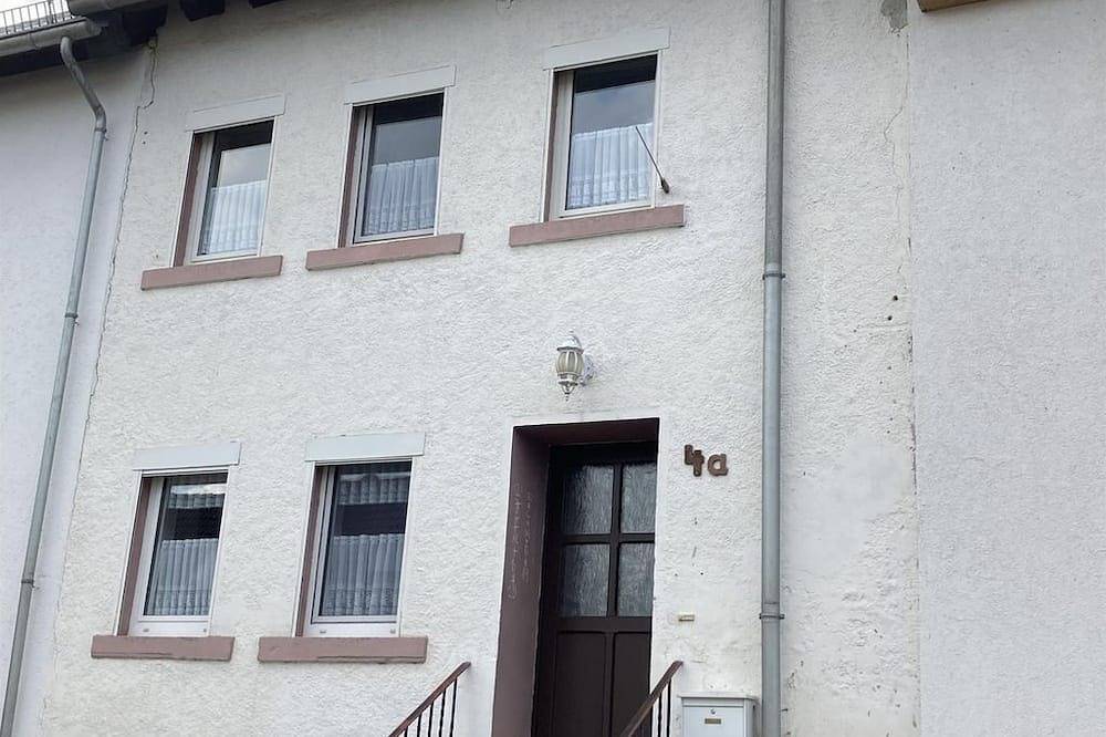 Ferienhaus Altes Schmittenhaus - 6-Bett-Ferienhaus Dusche/Wc, 4 Schlafräume in Deudesfeld, Vulkaneifel