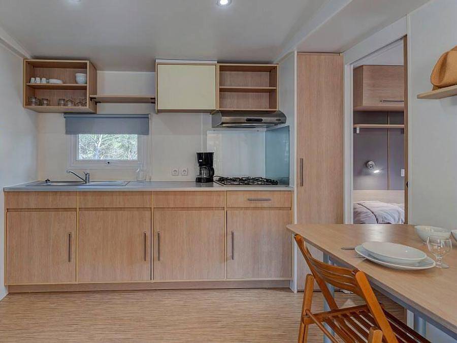 Camping Domaine de Ker Ys - Mobile home 6 persons - Classic | 2 bedrooms | 4/6 people | Single terrace | 1 bathroom | Tv in Iroise