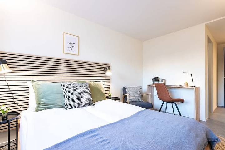 Ganze Wohnung, Central St. Gallen Studio (brown): Fast Wifi & kitchen for shared use in St. Gallen, Zürich Voralpen