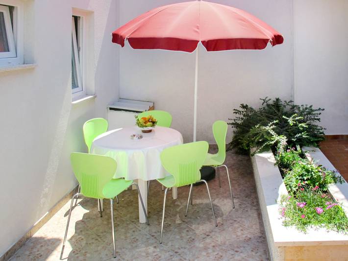 Ferienhaus für 5 Personen, mit Terrasse und Garten in Poreč - 2