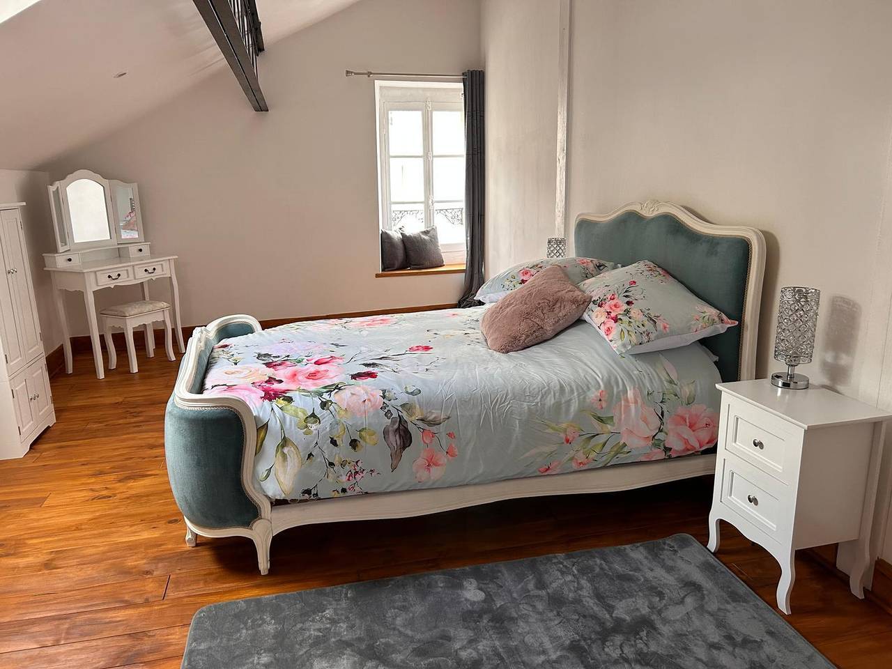 Ferienhaus für 4 Personen mit Terrasse in Le Dorat, Bellac und Umgebung