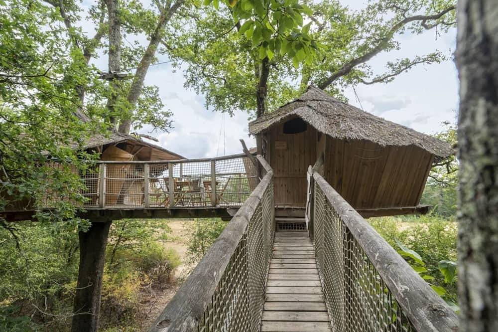 Tree-house Forest Camp 5/6p 2Bdrms in Pierrefitte-sur-Sauldre, Sologne