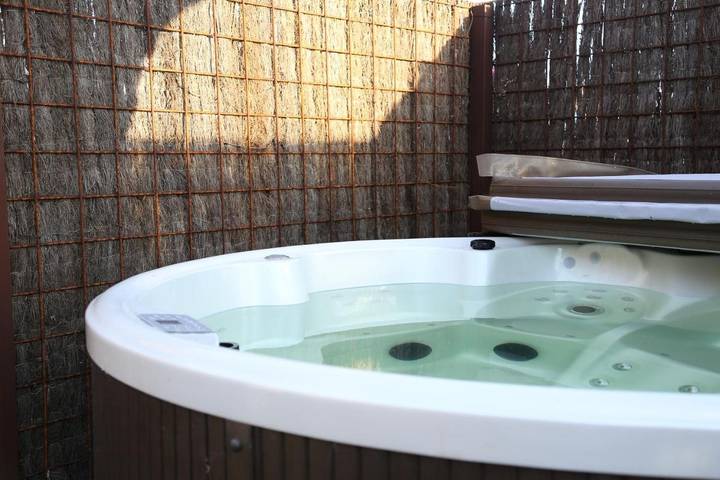 Location de vacances pour 12 personnes, avec jardin ainsi que sauna et jacuzzi à Alveringem - 3