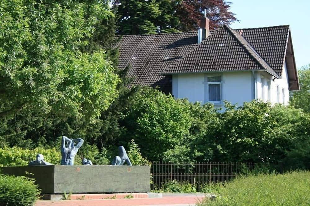 Ganze Wohnung, Apartment-Standard-Eigenes Badezimmer-Gartenblick-Maisonette in Bad Nenndorf, Landkreis Schaumburg