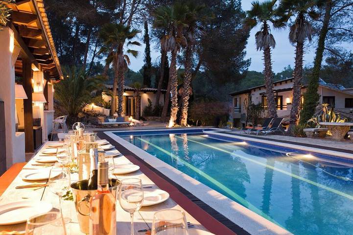 Villa pour 22 personnes, avec jardin à Olivella