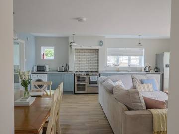 Bungalow for 5 People in Purbeck Heritage Coast, South West England, Photo 3