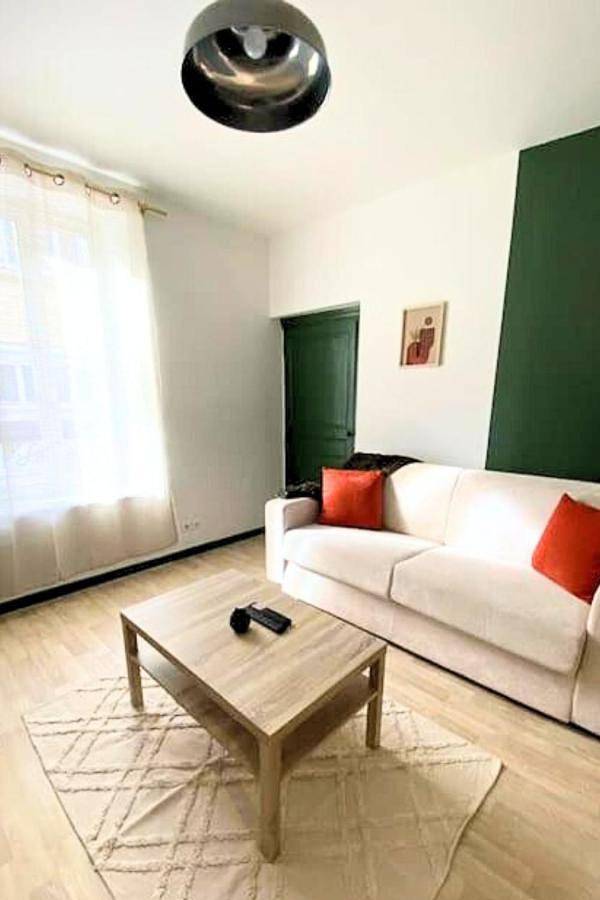 Appartement entier, City Nest Cosy et Spacieux in Le Péage-de-Roussillon, Région de Vienne