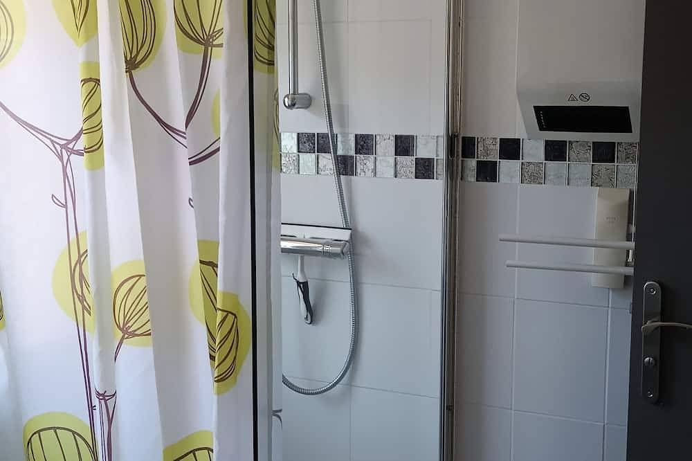 Small house in the historic Ste Croix district in Josselin, Pontivy region