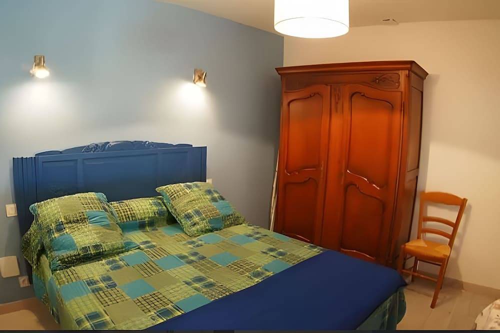 Apartamento entero, Lago y Naturaleza – Acogedor apartamento a 100 m del lago de Villefranche-de-Panat, Aveyron in Villefranche-de-Panat, Macizo Central