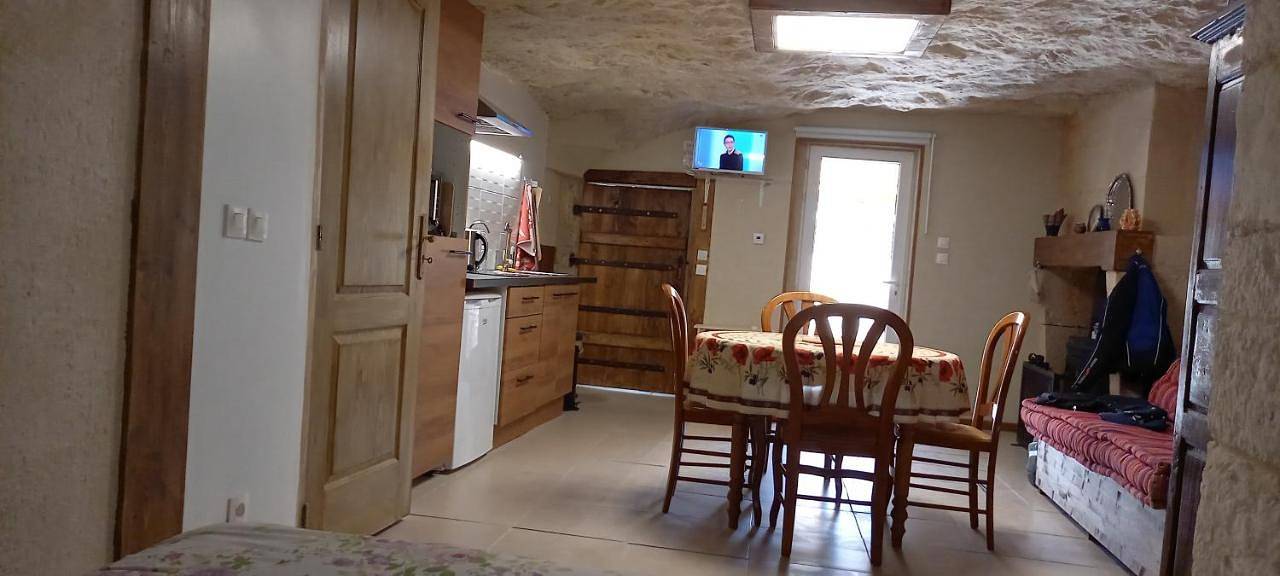 One-Bedroom House in Civray-de-Touraine, Région de Tours