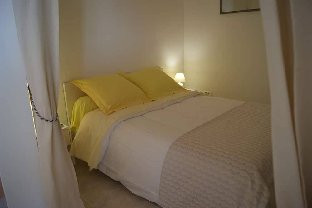 Ganze Wohnung, Les Cyprès - Blick auf das Meer und den kleinen Hafen von Santa Severa in Luri, Cap Corse