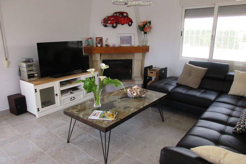 Modern villa with large garden and heated pool near the sea in Catral, Alicante Province