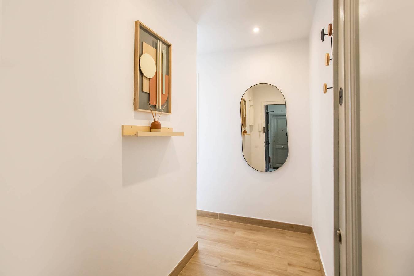 Entire apartment, 61Ind1124- Beautiful apartment near sagrada famili in Barcelona Centre, Barcelona