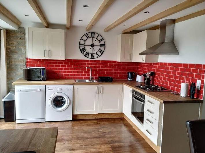 Location de vacances pour 4 personnes, avec vue ainsi que piscine et jardin, adapté aux familles à Malguénac - 3