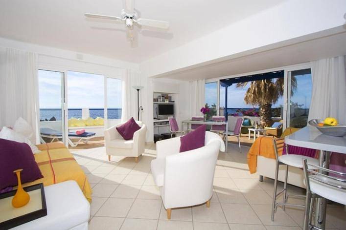 Bungalow voor 4 personen, with uitzicht and terras as well as tuin in Puerto del Carmen