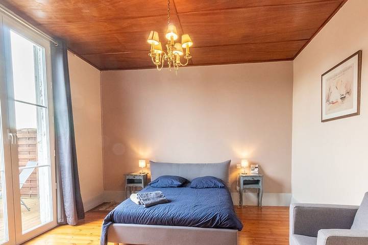 Mieten Sie möbliertes Stadthaus, charmantes Haus komplett renoviert. in Jonzac, Jonzac und Umgebung