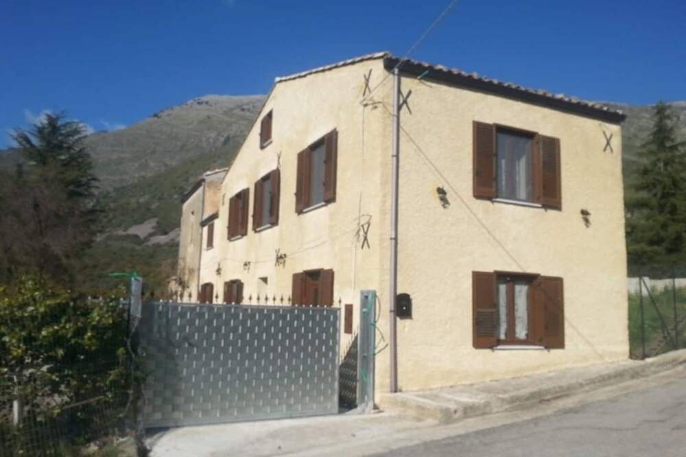 House of the Sun in Polizzi Generosa, Palermo Provinz