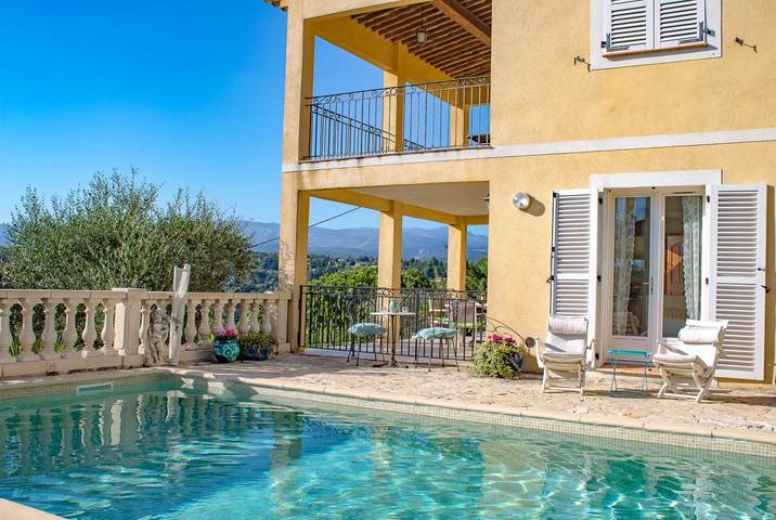 Gîte pour 6 personnes, avec piscine, animaux acceptés à Montauroux