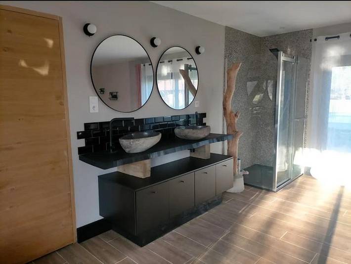 Location de vacances pour 2 personnes, avec terrasse ainsi que jardin et jacuzzi à Le Barp - 4