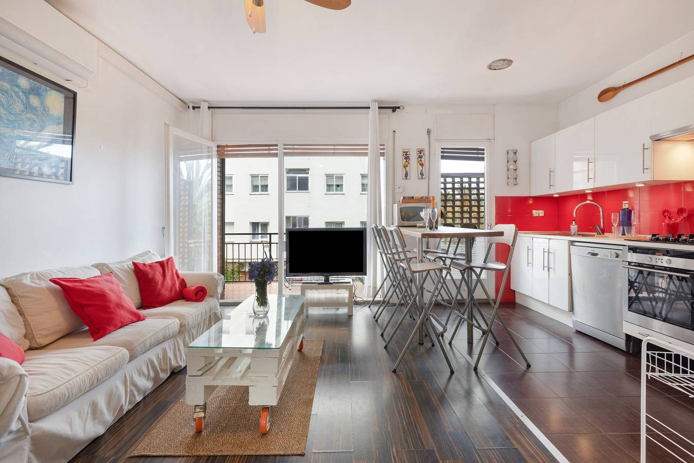 Ganze Wohnung, Apartment 'Melody' im Zentrum von Sitges mit privater Terrasse, Wlan und Klimaanlage in Sitges, Garraf