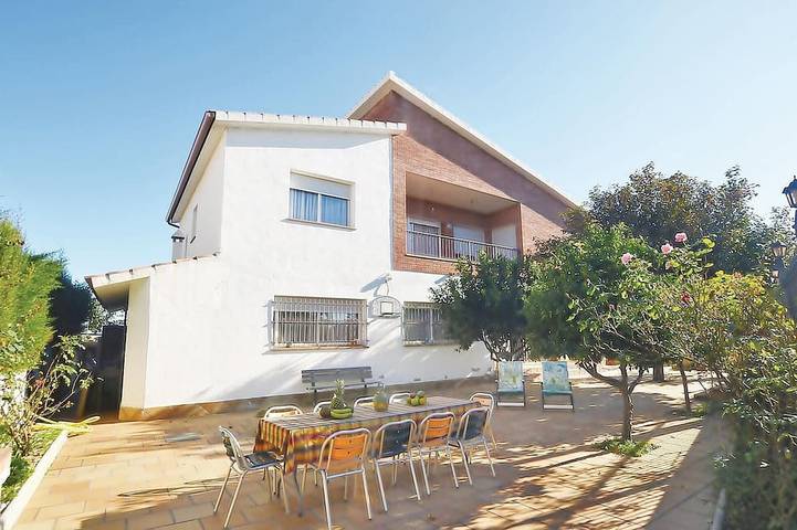 Holiday home for 14 people, with garden - 1