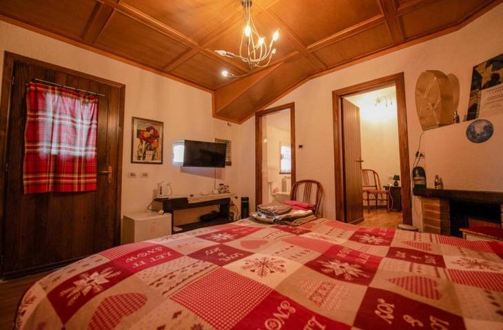 Location de vacances pour 12 personnes, avec jardin et vue, animaux acceptés dans Serina - 2
