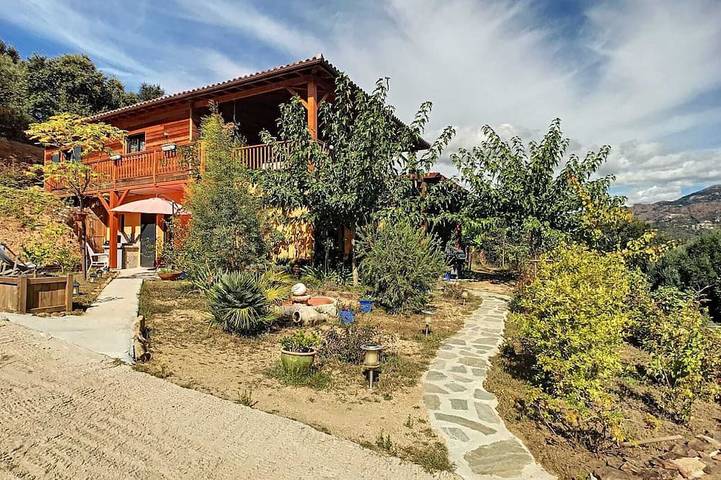 Gîte pour 4 personnes, avec jardin et terrasse à Arbellara