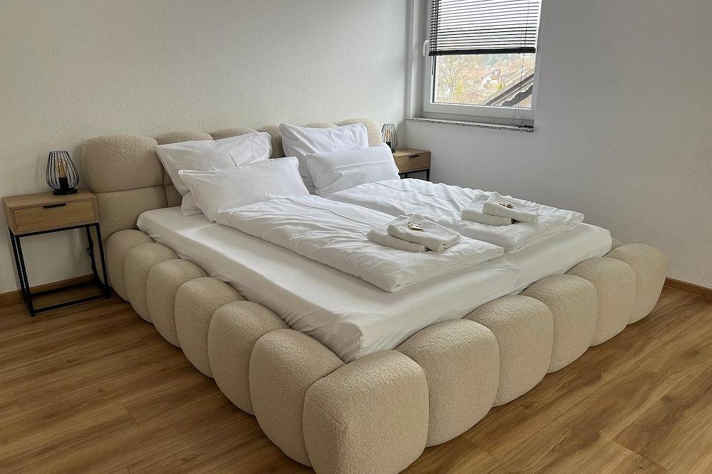 Ganze Wohnung, Mama-Apartments - 125qm Deluxe Apartment zum Wohlfühlen mit Balkon und Parkplatz in Fulda, Rhön-Hessen