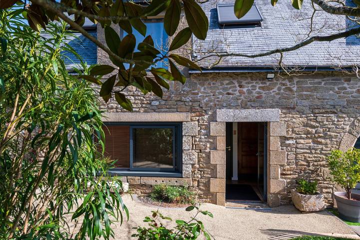 Voyage B&B with Shared Terrace, Communal Garden & Wi-Fi in Baden, Côte des Mégalithes
