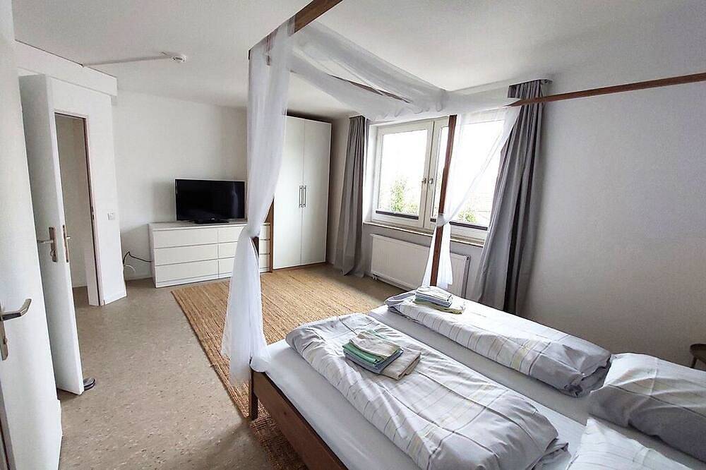 Ganze Wohnung, Im höchstgelegenen Ort der Pfalz. Helle, moderne, ruhige Ferienwohnung Og in Ruppertsecken, Pfälzer Bergland
