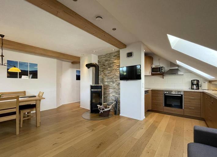 Ferienwohnung für 7 Personen, mit Ausblick und Garten sowie Seeblick, kinderfreundlich in Das Blaue Land - 2