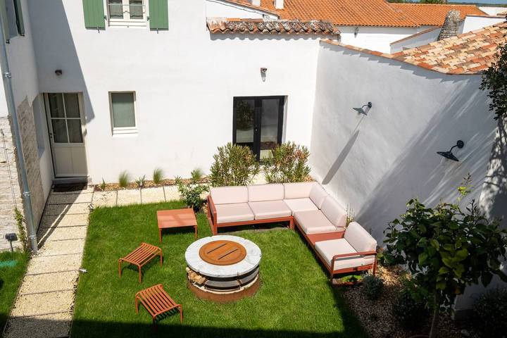 Entire holiday apartment, Grande Bellezza - Renovated village houses designed like a hotel in Ars-en-Ré, Ile de Re