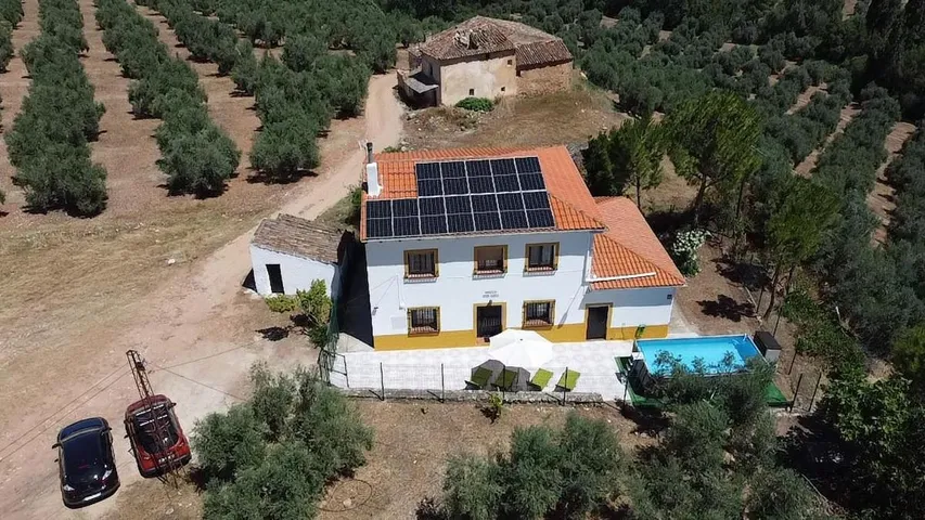 Casa de vacaciones para 12 personas, con jardín además de piscina y vistas - 1