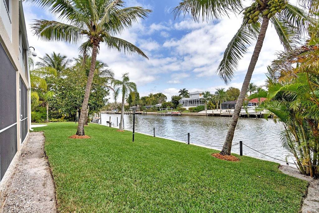 Stunning Luxury canal front villa \"Sea Oats\" across the street from the beach! in Sanibel, Sanibel Island