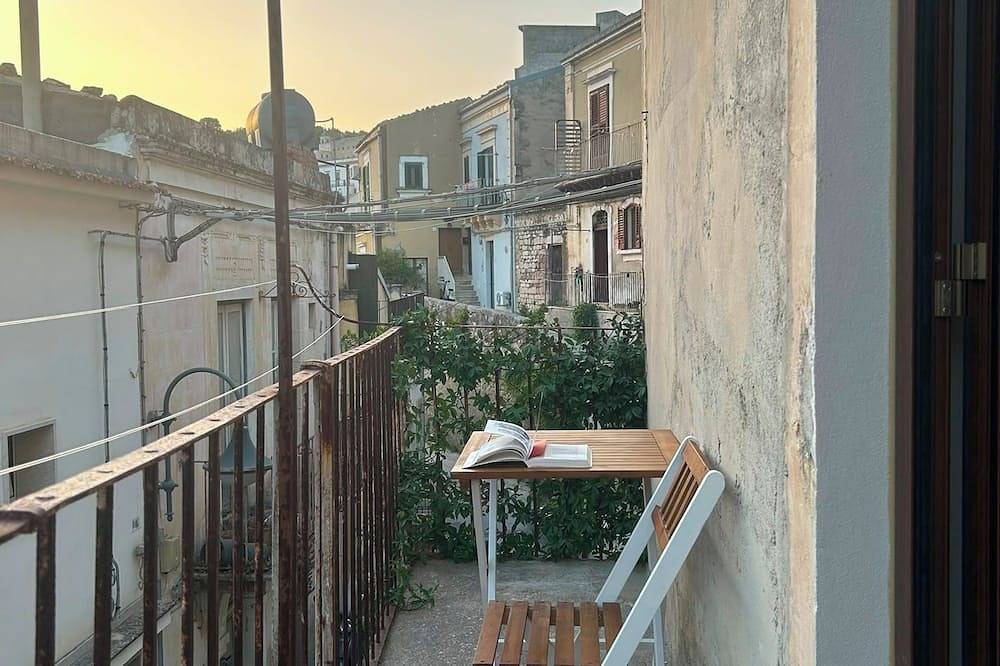 Maltese16 200 meters from the center of Modica house with 9 beds in Modica (town), Modica
