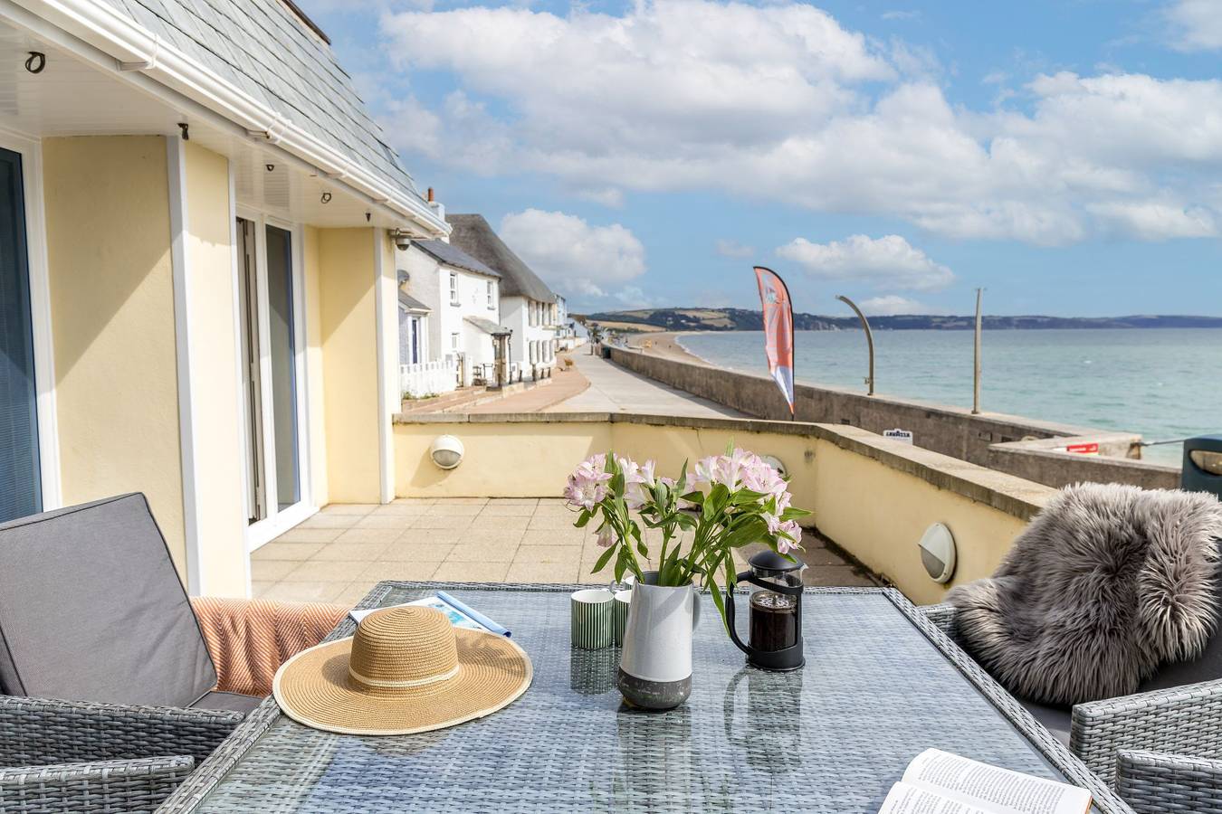 Entire holiday apartment, 3 At The Beach in Torcross, South Devon