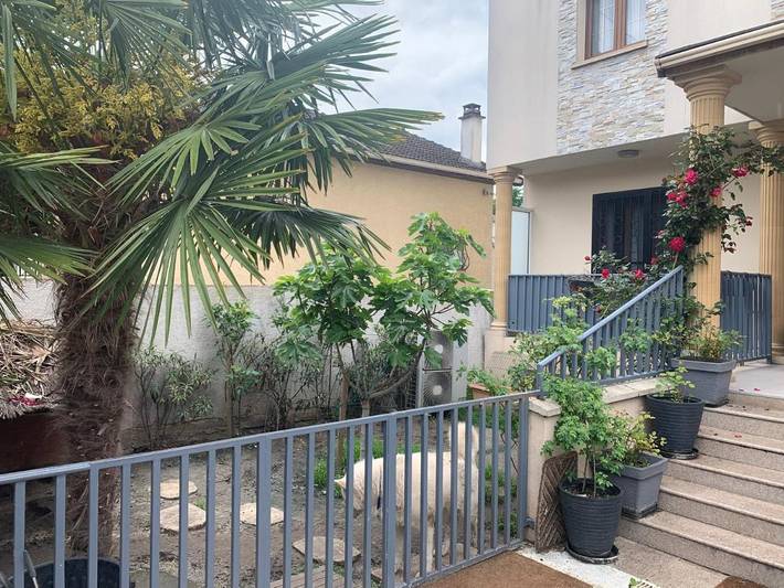 Gîte pour 5 personnes, avec terrasse à Bobigny - 2