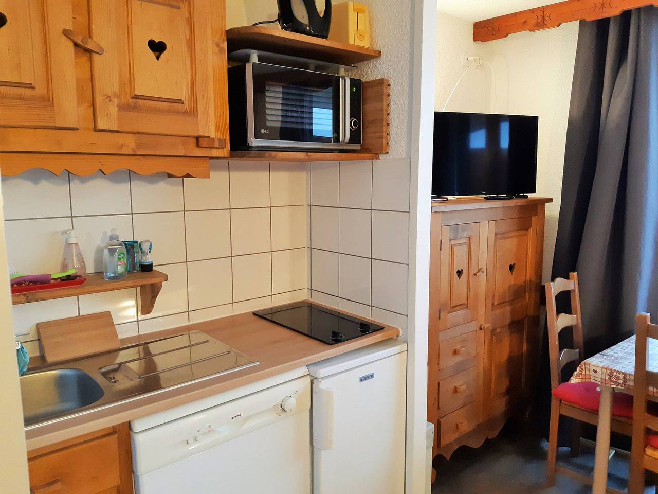 Apartamento entero, Apartamento acogedor con balcón, a pie de pistas, parking cubierto in Vénosc, Les Deux Alpes