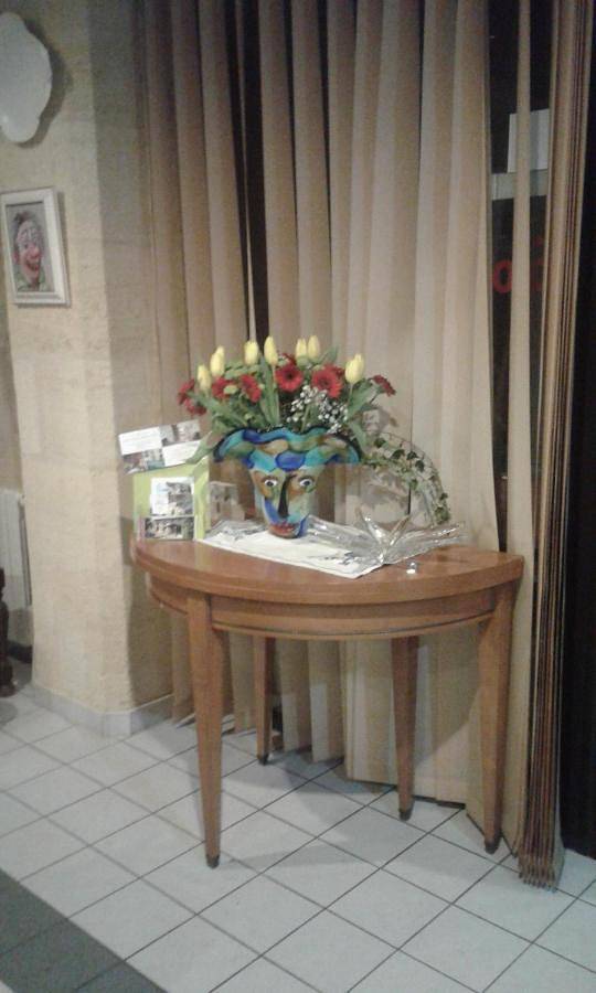 Location de vacances pour 3 personnes, avec terrasse ainsi que jardin et piscine à Vayres - 3