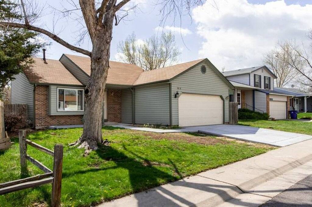 3Bd2Ba Littleton Bi-Level Home Near Everything! in Ken Caryl, Jefferson County