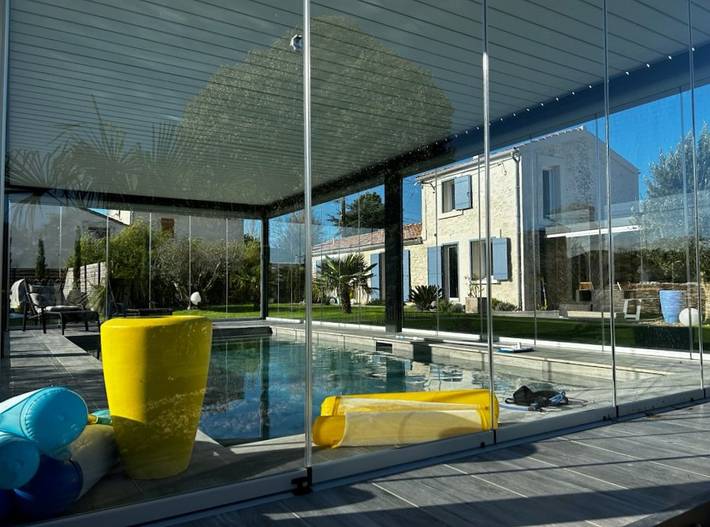 Gîte pour 8 personnes, avec terrasse ainsi que piscine et jardin - 1
