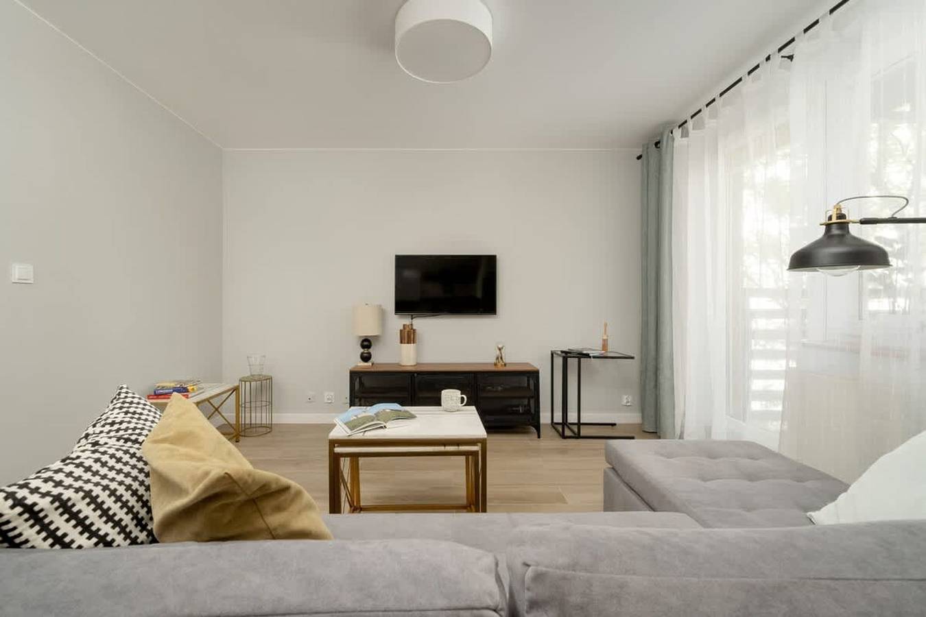 Entire apartment, Partynicka 7A Wroc aw Partynice 2 Balconies in Wrocław, Lower Silesia